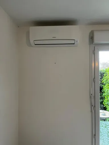 Installation de climatisations réversible Hitachi à Béziers, Narbonne, TPJ Énergies Renouvelables