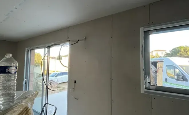 Pré installation de bi-splits dans une maison à Fleury d’Aude, Narbonne, TPJ Énergies Renouvelables