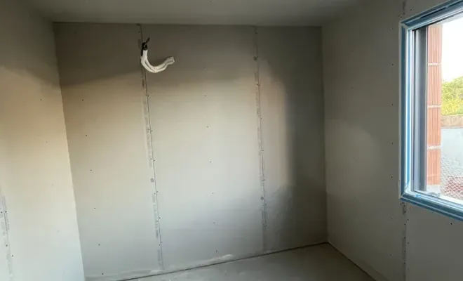 Pré installation de bi-splits dans une maison à Fleury d’Aude, Narbonne, TPJ Énergies Renouvelables