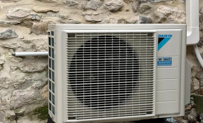 Argeliers – murs en pierre de 80 cm, climatisation bi-split Daikin posé, Narbonne, TPJ Énergies Renouvelables